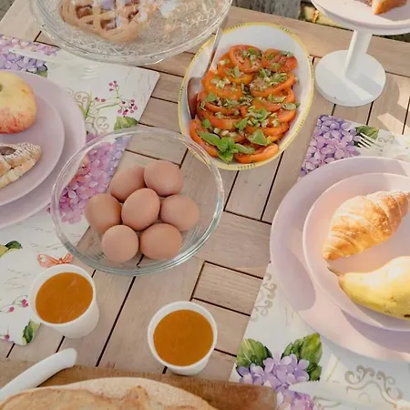 Alojamento de Acomodação e Pequeno-almoço Casa Lucia 4*