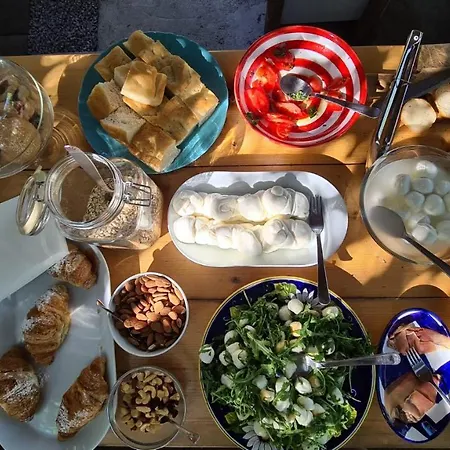 Alojamento de Acomodação e Pequeno-almoço Casa Lucia