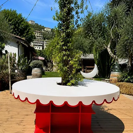 Alojamento de Acomodação e Pequeno-almoço Casa Lucia 4*