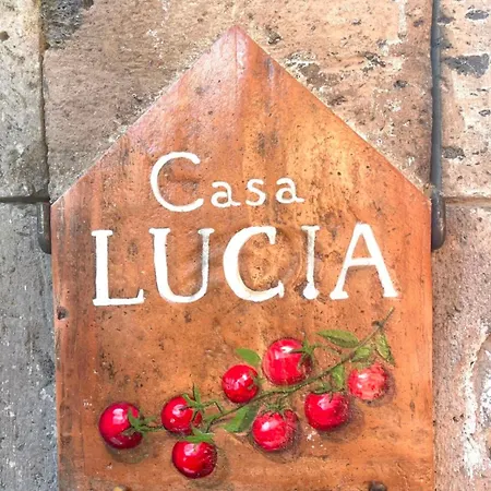 Alojamento de Acomodação e Pequeno-almoço Casa Lucia 4*